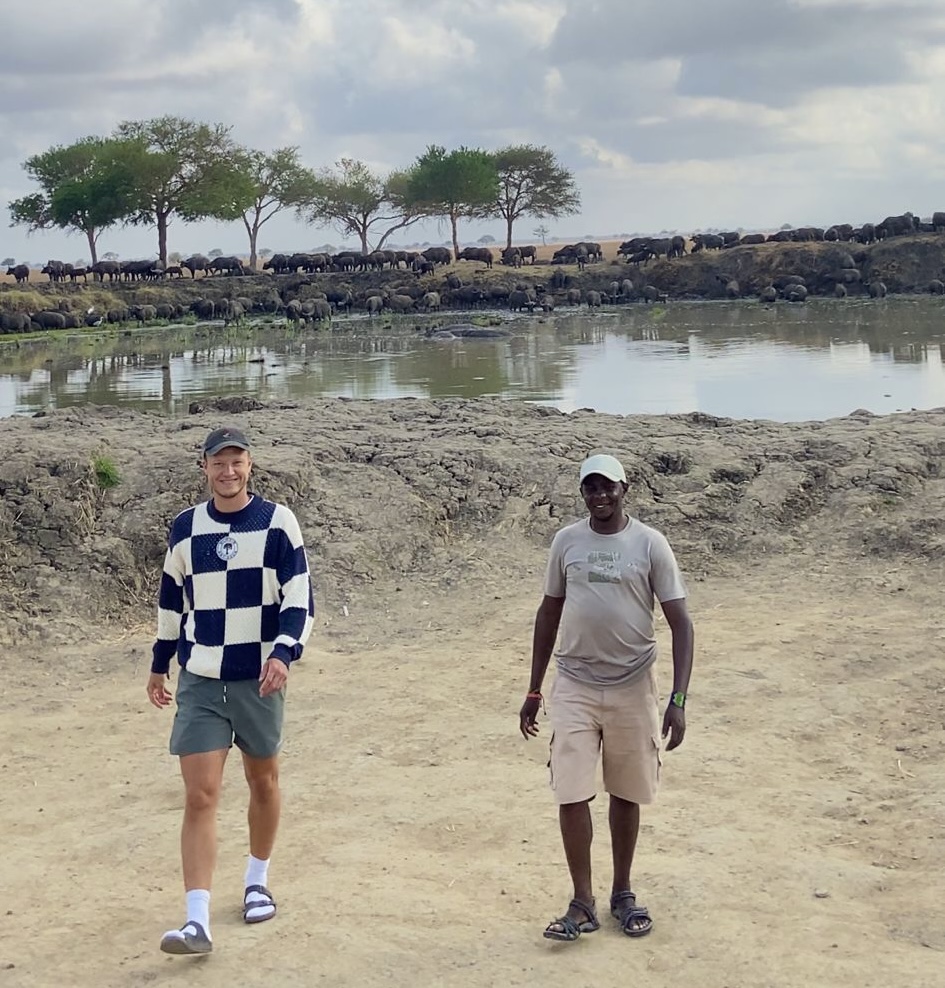 Joachim und Leon – Ihr Safari-Team vor Ort in Tansania
